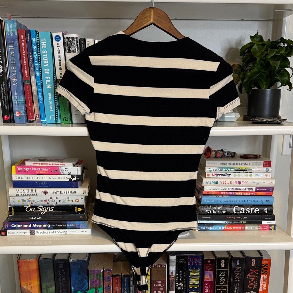 Abercrombie & Fitch Black and Cream Striped Bodysuit Size Medium - Picture 3 of 7
